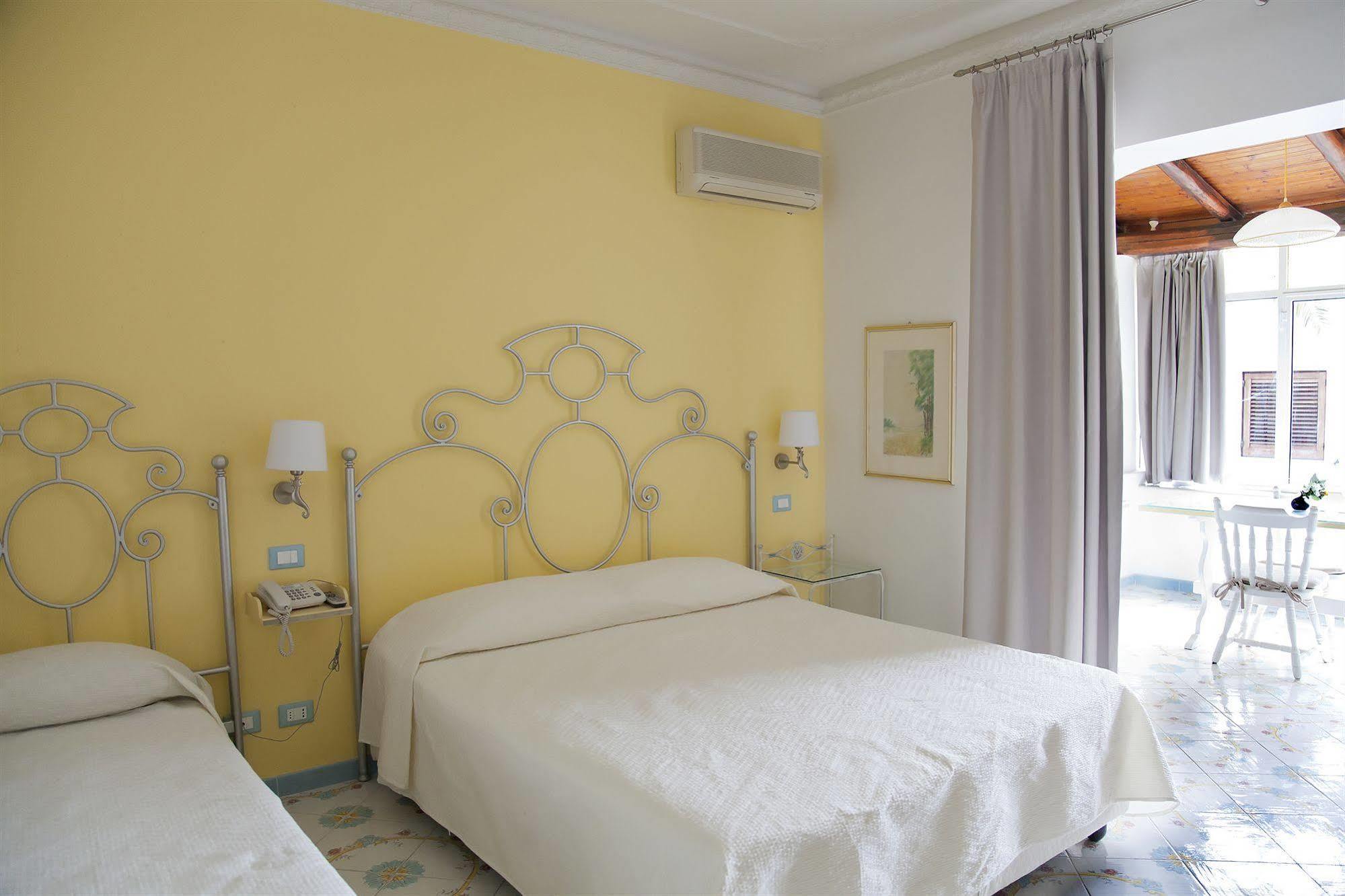 Hotel Residence Mendolita ลีปารี ภายนอก รูปภาพ